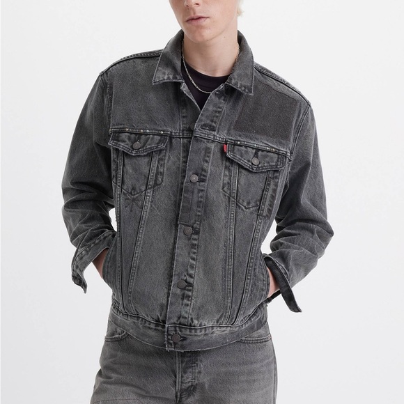 Levi's Other - Levi's Men's Gray washed black classic Denim Jacket trucker L